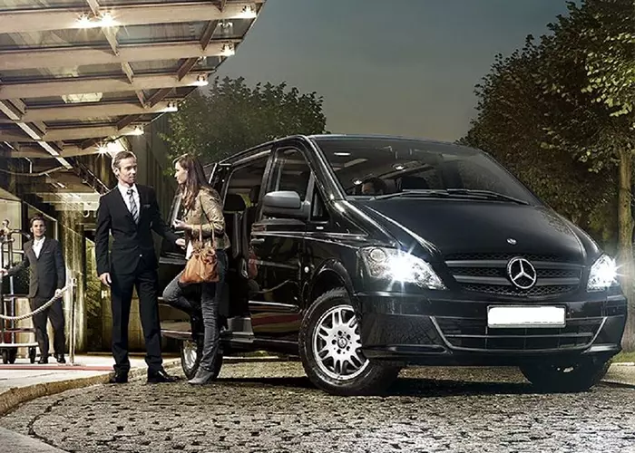 Heathrow Airport Minibus Hire