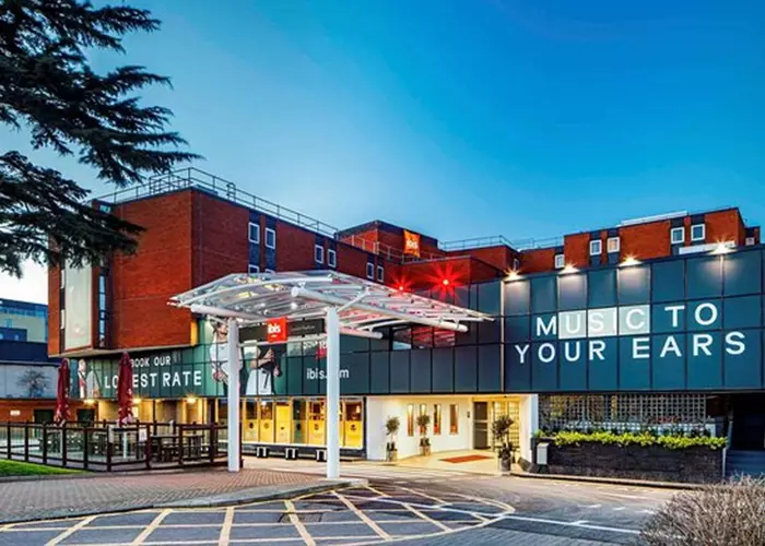 Three-star hotels close to Heathrow Airport